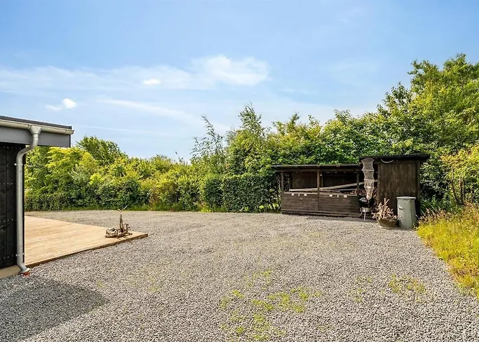 Charming Little * Roslev